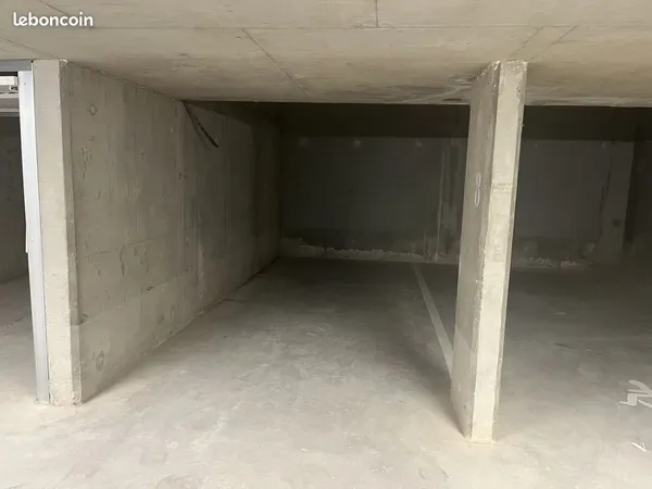 Parking ouvert en sous-sol