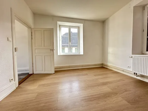 LE HOHWALD : CHARMANT DUPLEX F3, CUISINE EQUIPEE. JARDIN ET