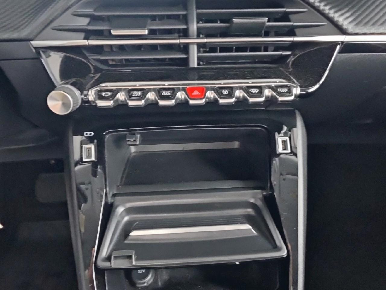 Peugeot 2008 1.5 bluehdi 130ch s&s allure eat8 125g — photo 15