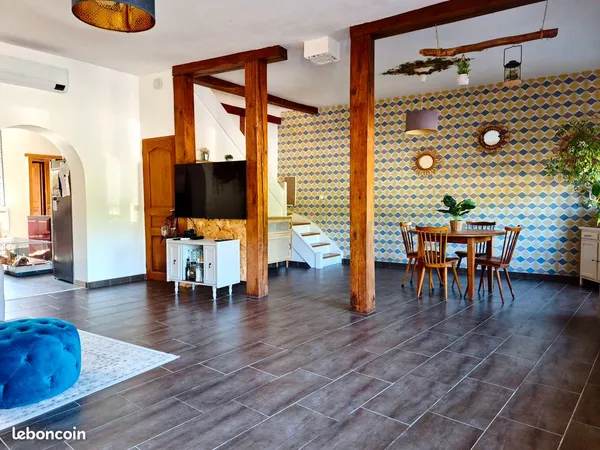 Maison de ville 143m², 4chs poss 5, dépendances 41m², car-port, terrain 674m²