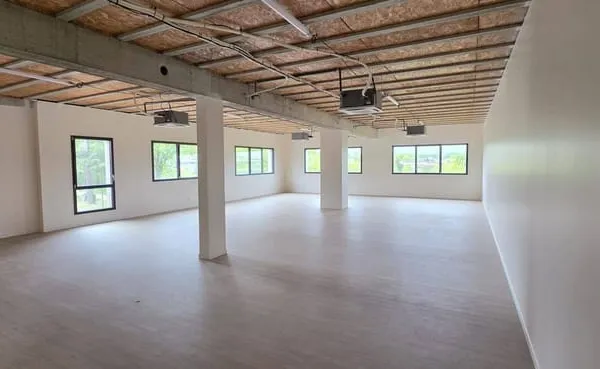 Bureaux 159 m²