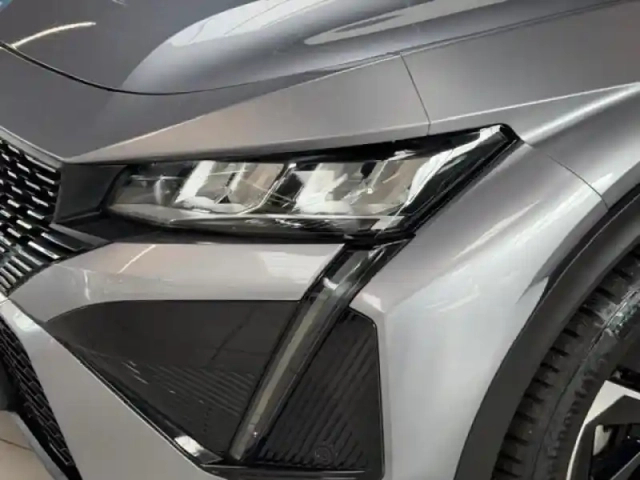 Peugeot 408 phev 180ch allure e-eat8 — photo 9