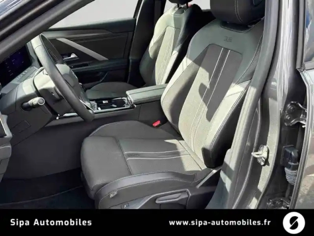 Opel Astra 1.2 turbo 130 ch bvm6 — photo 12