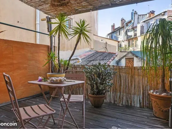 T1 avec mezzanine - Terrasse Sud - Cours Julien - 13006 Marseille