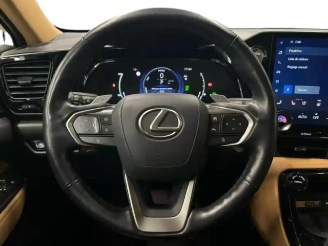 Lexus Nx 450h+ executive 4wd — photo 15