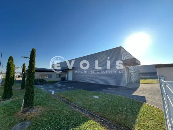 LOCAL D'ACTIVITE A LOUER SUR TERRAIN INDEPENDANT - 870 m² non divisibles