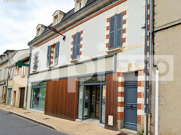 Bâtiment 300 m²