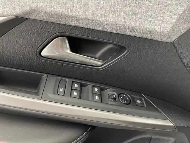 Peugeot 3008 electrique 210 ch 73 kwh — photo 32