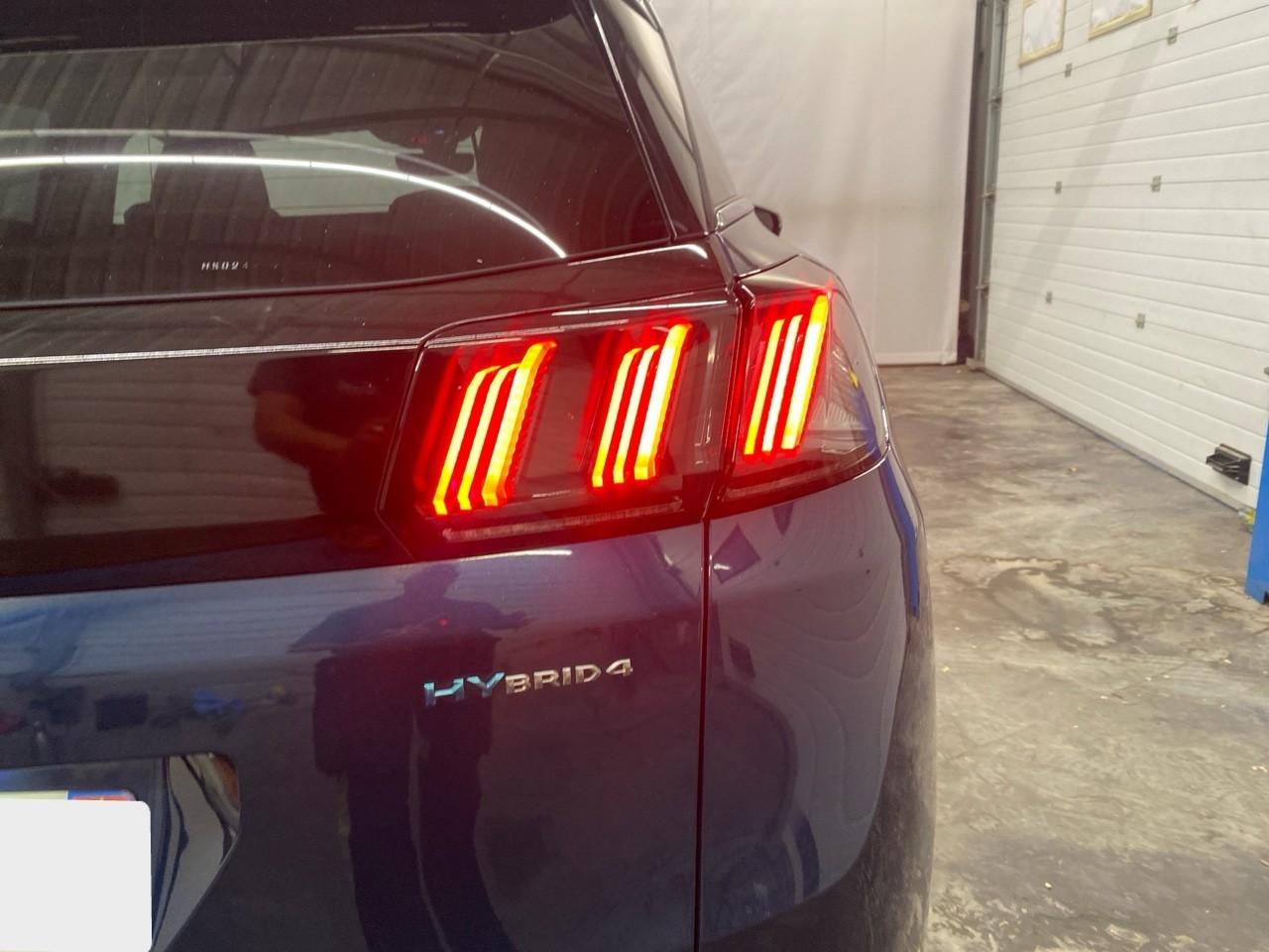 Peugeot 3008 hybrid4 300 e-eat8 gt pack — photo 31