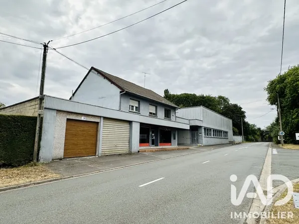 Bâtiment 690 m²