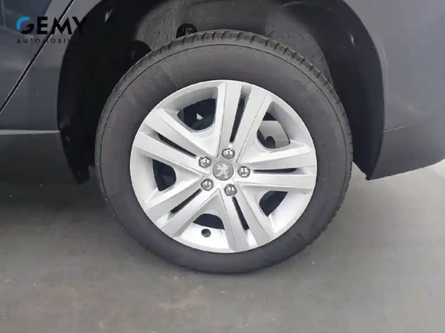 Peugeot 2008 1.2 puretech 82ch bvm5 — photo 11