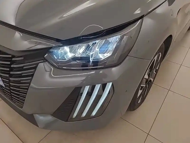 Peugeot 208 100 s&amp;s bvm6 — photo 16