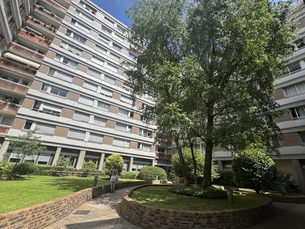 STUDIO - PARMENTIER