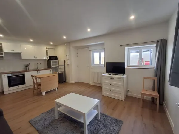 Studio meublé tout confort et tout inclus (électricité eau i