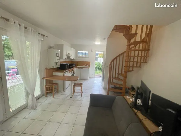 Duplex meublé avec jardin proche centre ville