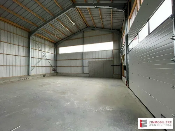 Local d'activité 127 m²