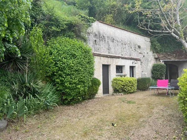 Maison 2 pièces 145 m²