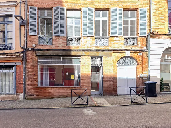 Local commercial 2 pièces 84 m²