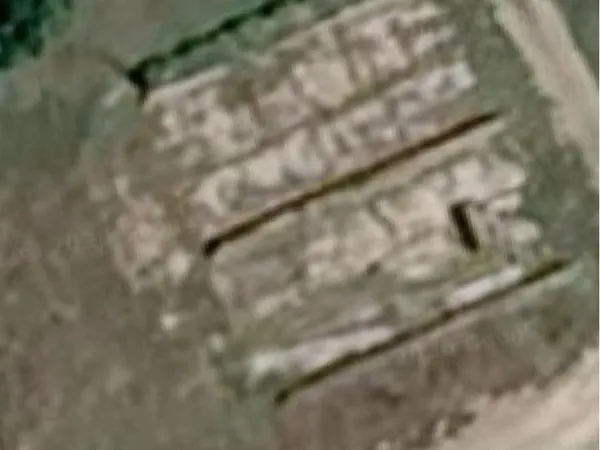 Loue 400m2 dalle béton avec 3 murs