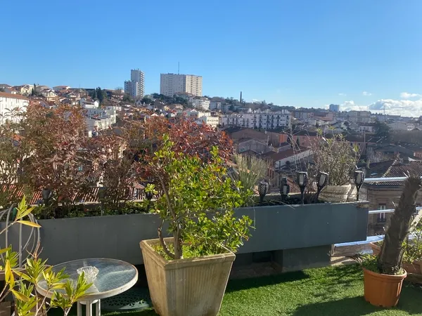 Vends Duplex 110m² Terrasse 3 chambres vue imprenable toits Toulousain