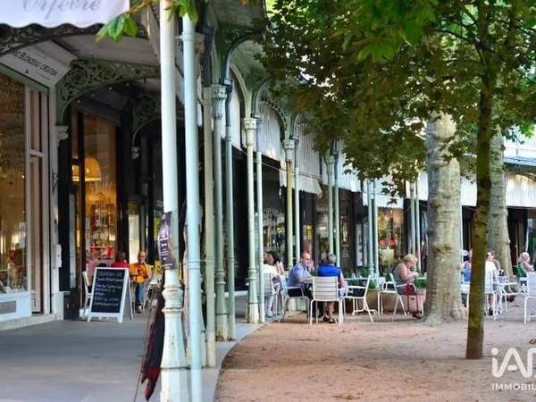 Local commercial 168 m²