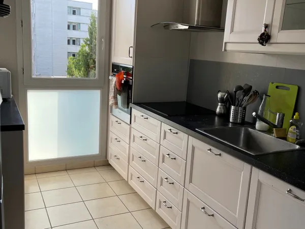 Propose Chambre dans colocation 62m² Lyon 8ème