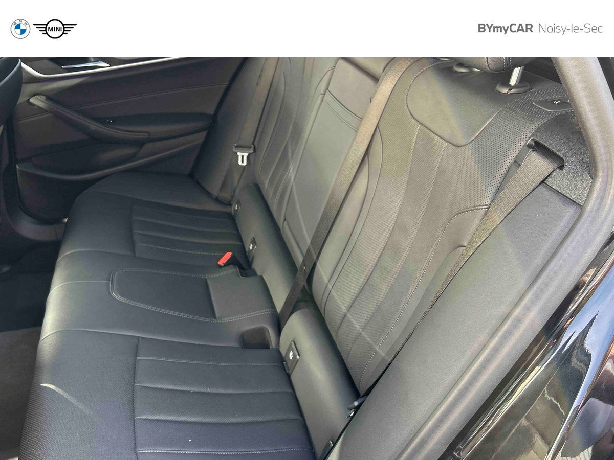 BMW Touring 520d TwinPower Turbo xDrive 190 ch BVA8 — photo 12
