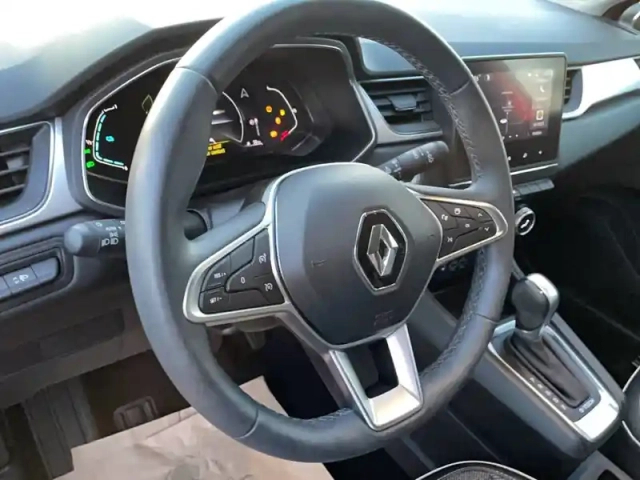 Renault Captur e-tech 145 - 21 — photo 39