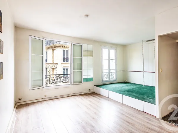 Studio 1 pièce 27 m²