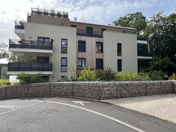 Studio meublé 32,79 m² à L'Etang La Ville avec place parking sous-sol