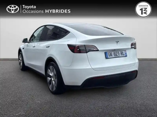 Tesla Model Y standard rwd — photo 4