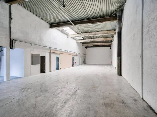 Local d'activité 2130 m²