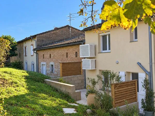 Maison rénovée avec jardin de 706 m² - DPE A - Baziège
