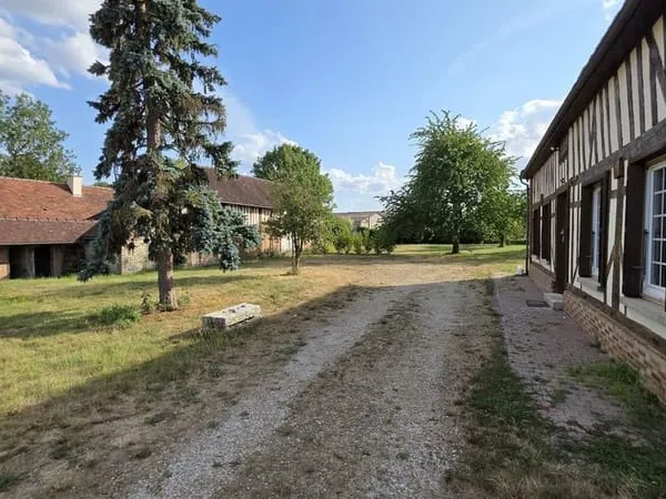 Maison et Grange sur terrain constructible 2100m2 à Moussey