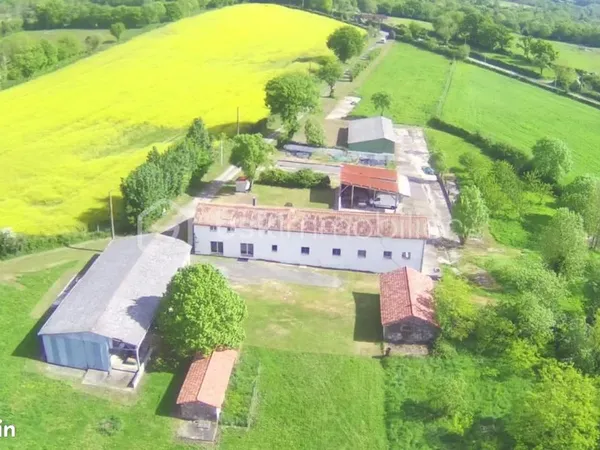 Longère 10 pièces 265 m²