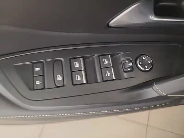 Peugeot 408 phev 225 e-eat8 — photo 23