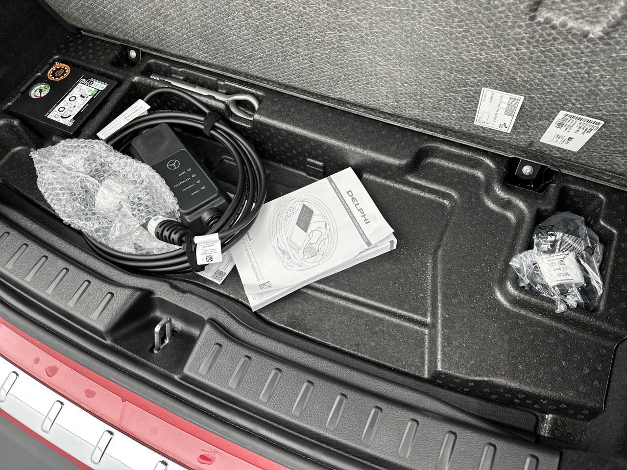 Mercedes Eqa 250+ amg line — photo 33