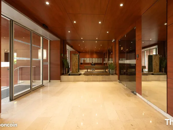 Appartement F3 avec ascenseur et emplacement de parking