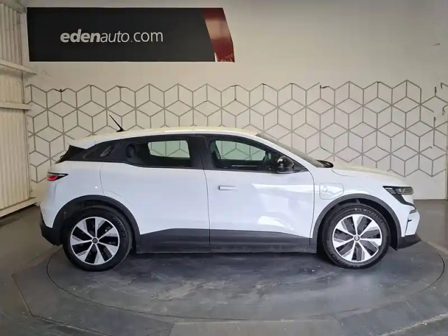 Renault Megane e-tech ev60 130ch optimum charge — photo 5
