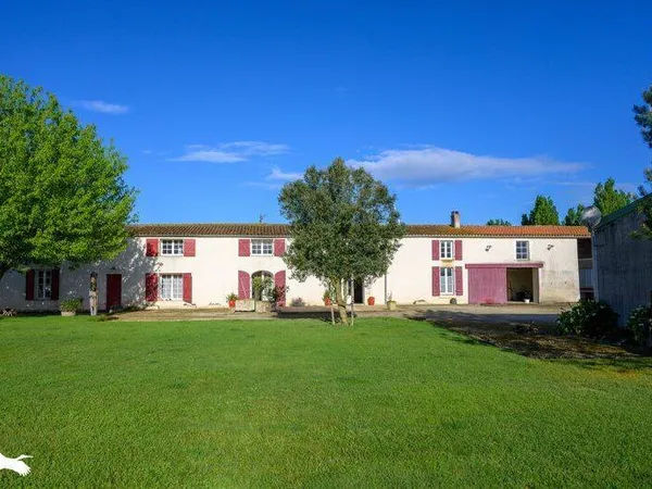 Maison 9 pièces 336 m²