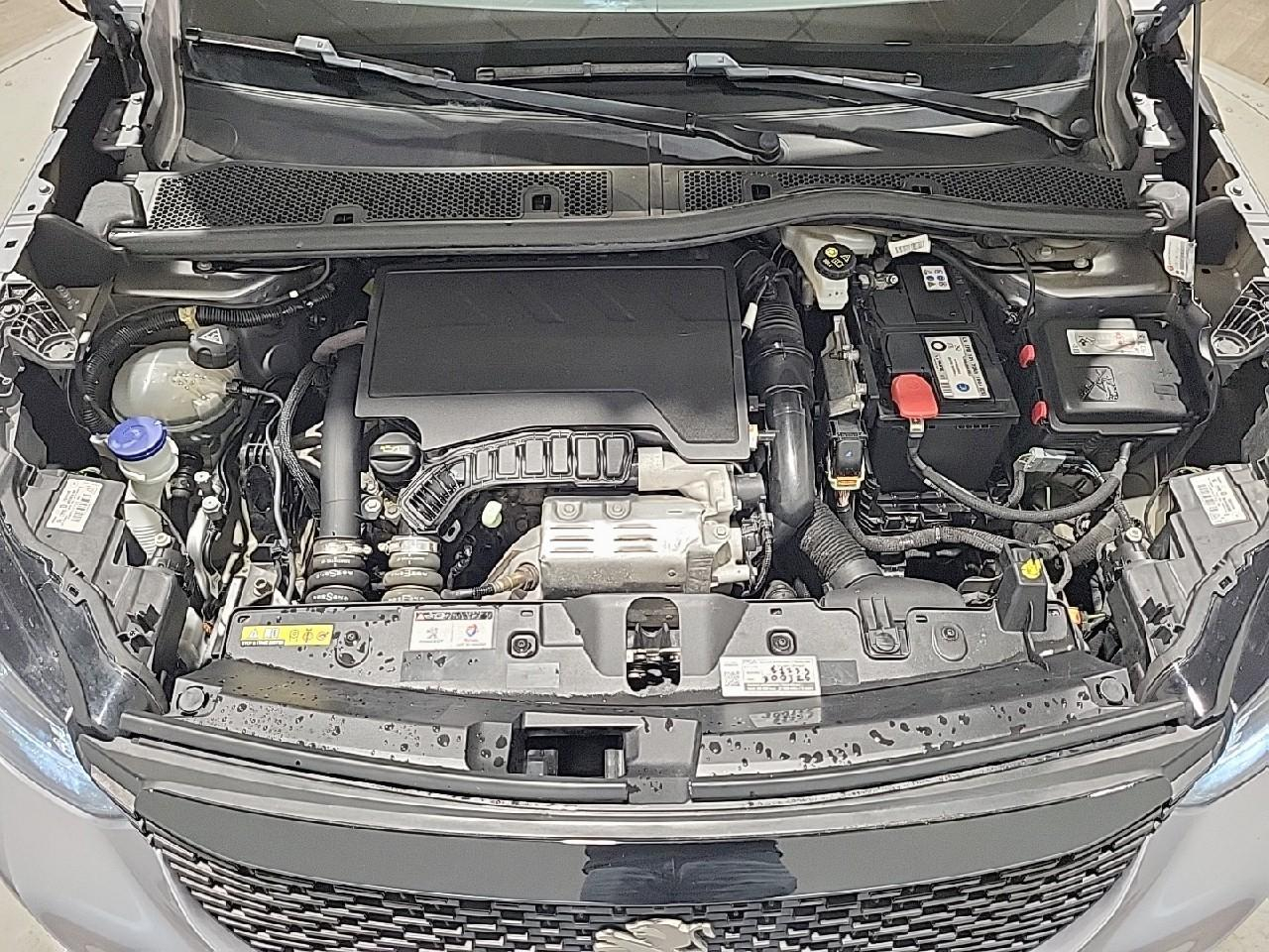 Peugeot 2008 puretech 100 s&s bvm6 active business — photo 15