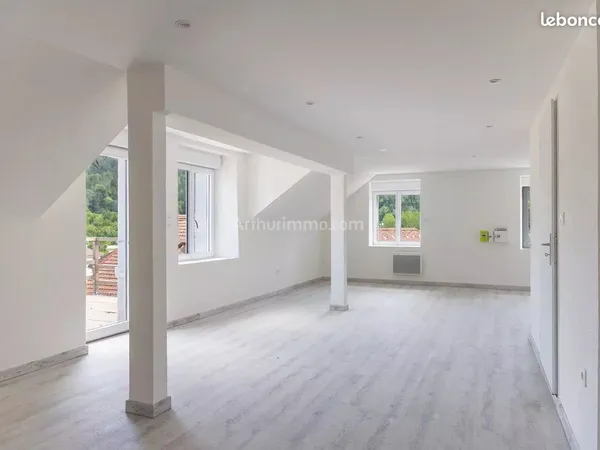 Studio 1 pièce 45 m²