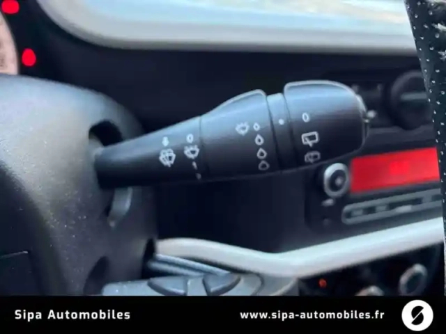 Renault Twingo iii 0.9 tce 90 energy e6c — photo 22