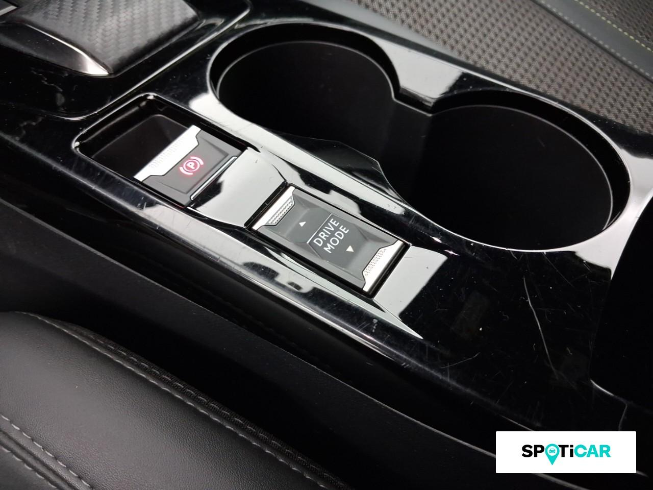 Peugeot 208 e-208 136ch gt — photo 18
