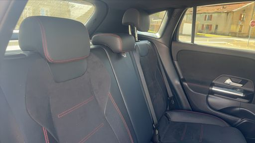 Mercedes Classe GLA 200 d 150 8G-DCT - AMG Line – 2022 – 89814 km – Diesel – Boîte Automatique — photo 33