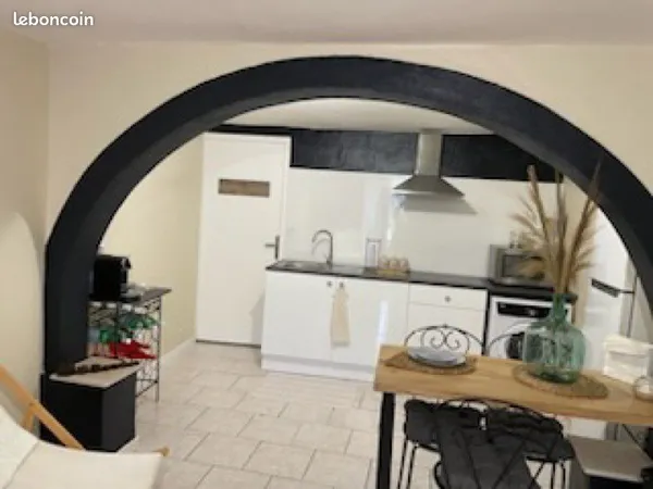 Studio meublé 29 m² 700 tout compris