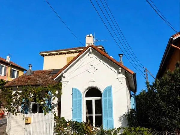 Maison à louer grasse avec cave et extérieur