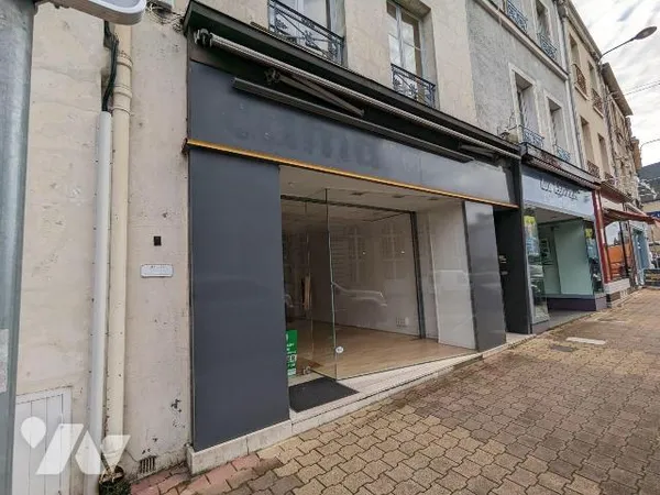 Local 1 pièce 50 m²
