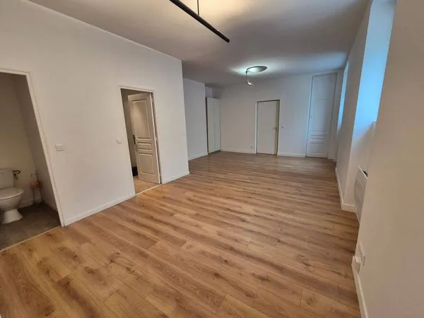 Studio 1 pièce 40 m²