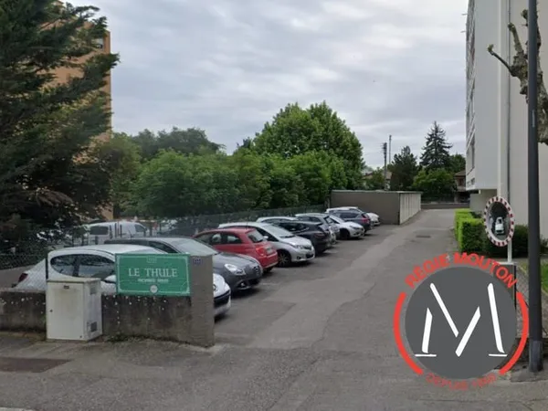 133 AV J MONNET